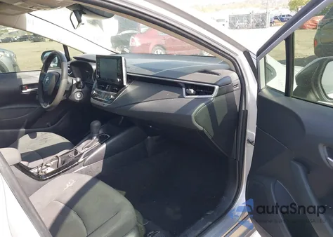 2020 Toyota Corolla Le z USA, uszkodzony, nr VIN JTDEPRAEXLJ049852